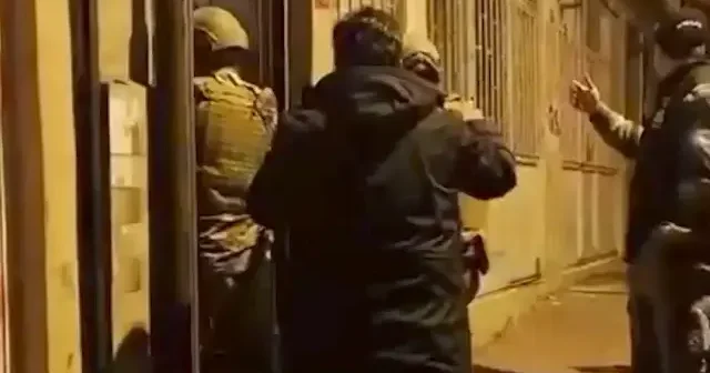 41 ayrı suçtan aranan ve 107 yıl cezası olan firari yakalandı VİDEO İZLE