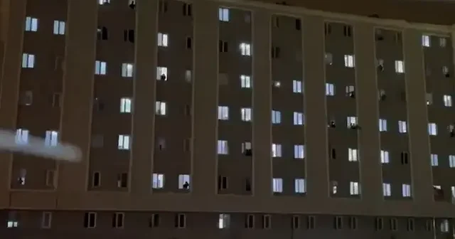 Bitlis te KYK yurdundaki terör sempatizanı öğrenciler SDG ye düzenlenen operasyona karşı protesto düzenledi VİDEO İZLE