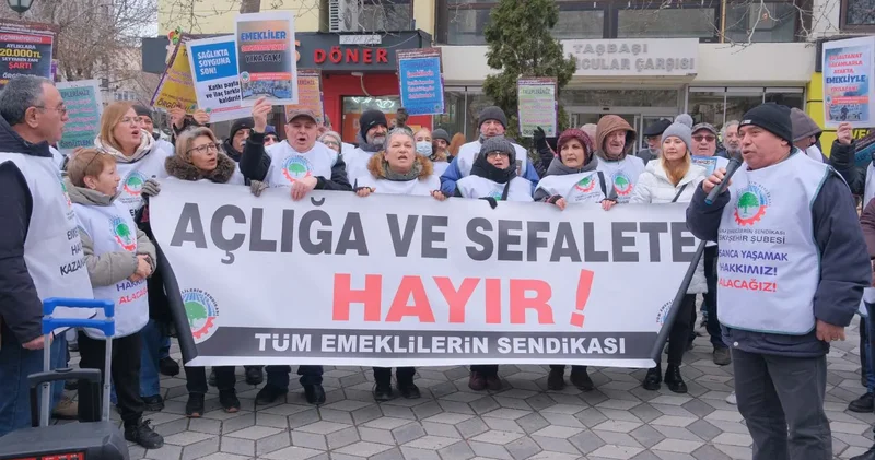 Eskişehir’de emeklilerden CHP’nin TBMM de başlattığı eyleme destek