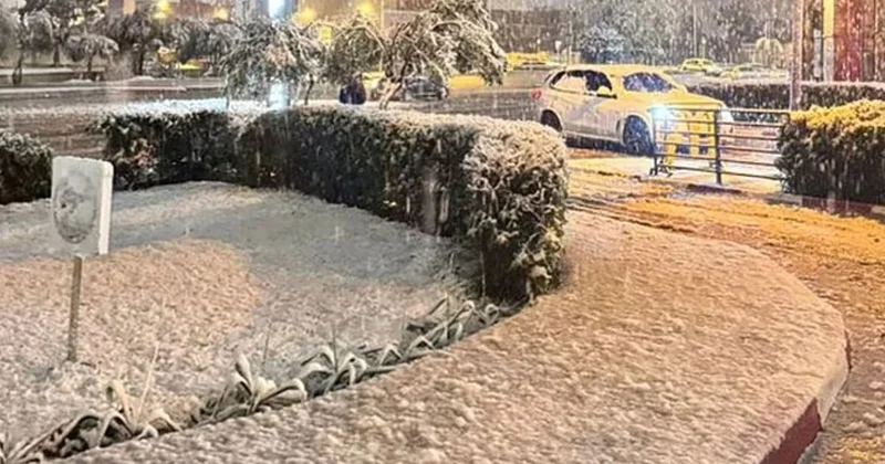 Kar yağmaz denilen yerde bembeyaz örtü oldu: 25 yıl sonra ilk kez yağdı Sözcü Gazetesi