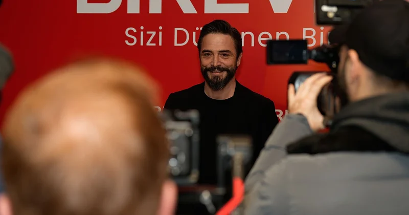 Ahmet Kural Birevim’in Yeni Yüzü Oldu: “Sizi Düşünen Biri” Vizyonu Tanıtıldı