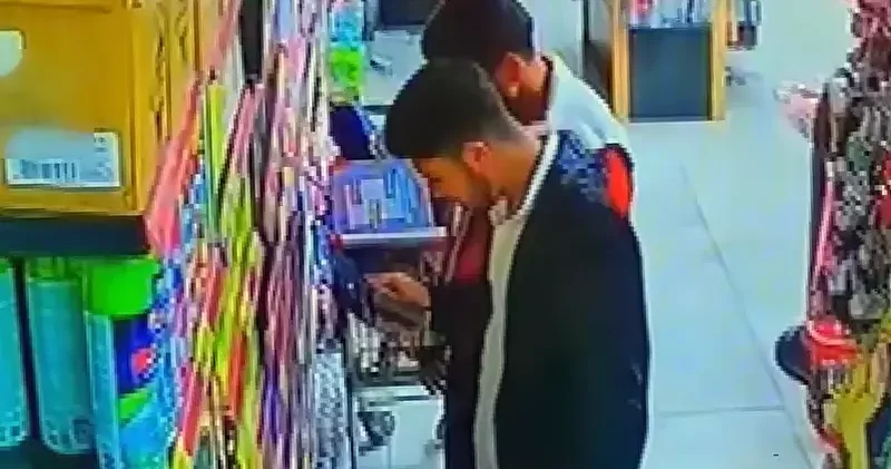 Marketteki deodorantları, arkadaşlarıyla buluşmaya gittikleri için çalmışlar