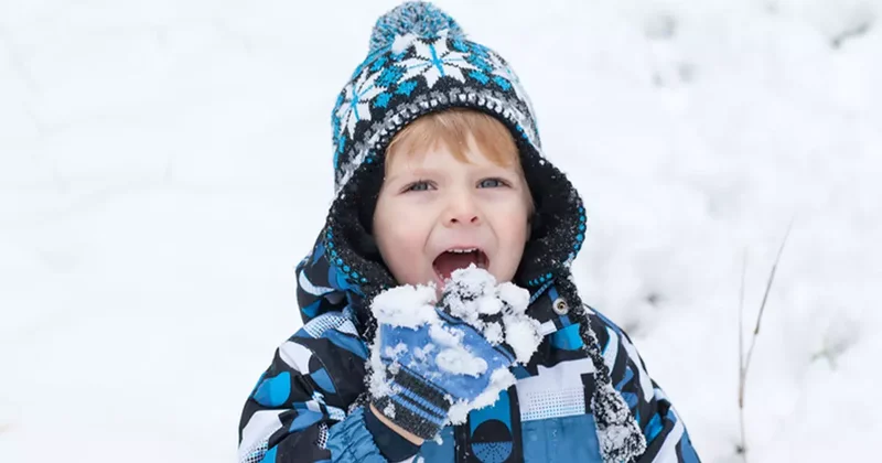 Kar yemek sağlıklı mı? Pekmezle karıştırıp yiyenleri uyardı