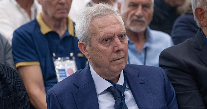 Aziz Yıldırım dan Özlem Gürses e tepki: 20 yılı aşkın bir süredir Bebek Otel’de bulunmadım, haberdeki fotoğrafımın kullanımı yersiz ve yanlıştır