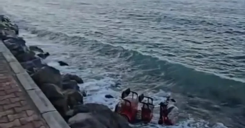 3 tekerlekli elektrikli motosiklet denize uçtu