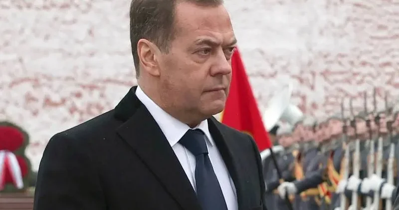Medvedev den Grönland da referandum açıklaması: Trump hızlı hareket etmezse Rusya ya katılabilir