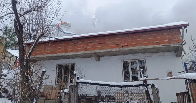 83 yaşındaki kadın yangına müdahale etmek isterken yaralandı