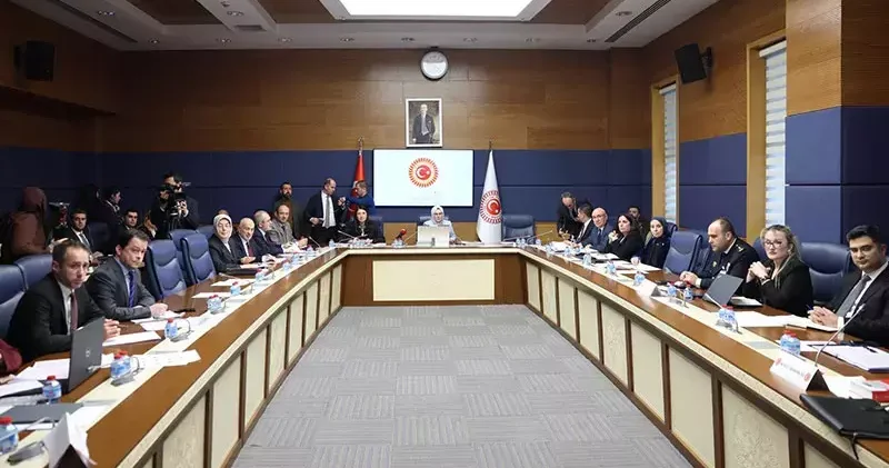 Dijital Mecralarda Çocuklarımızı Bekleyen Tehditler ve Riskler raporu alt komisyonda kabul edildi