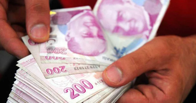 Emekli ve asgari ücretliye büyük zammı açıkladı: AKP li isim net konuştu