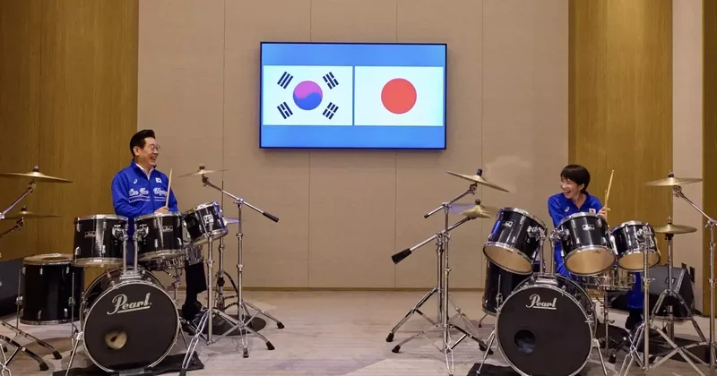 Japonya ve Güney Kore Liderlerinden Bateri Performansı