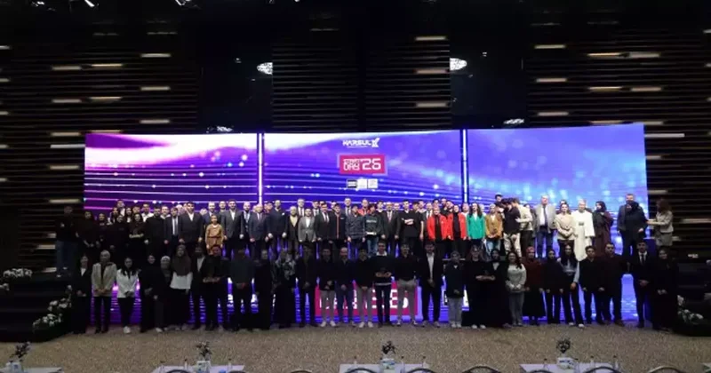 TEKNOFEST’te dereceye giren kapsül takımları Start Day’26 etkinliğinde ödüllerini aldı