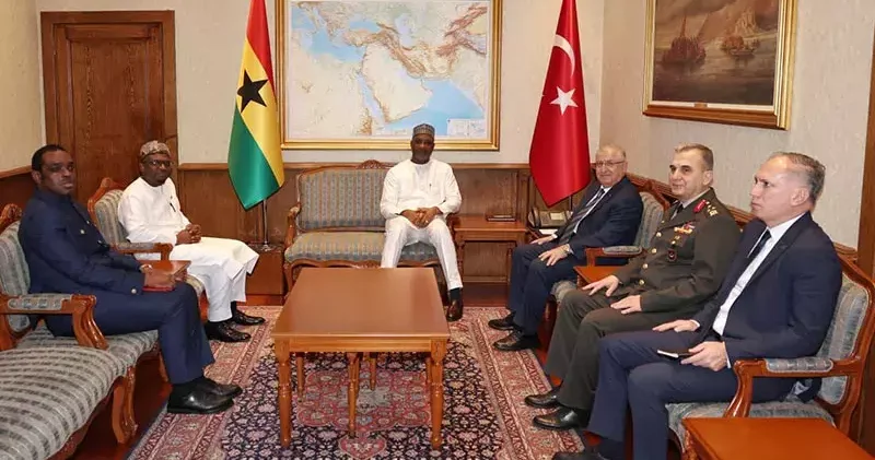 Bakan Güler, Gana İçişleri Bakanı Muntaka ile bir araya geldi
