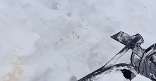 Verici istasyonundaki arızaya giden ekibin üzerine çığ düştü Ağrı Haberleri