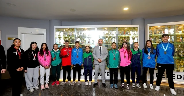 Mavi beyazlı sporculardan ilk 40 günde 71 yeni madalya Büyükşehir de şampiyonluklar ardı ardına geliyor Gaziantep Haberleri