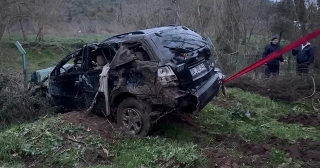 Dereye sürüklenen otomobilini bir gün sonra bulmuştu, yaşananları anlattı Suya kapılan otomobil hurdaya döndü: İçinde biz de olabilirdik Kocaeli Haberleri