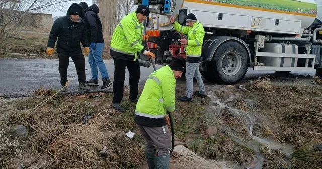 Niğde nin Çiftlik ilçesinde yağışın ardından taşkınlar yaşandı Niğde Haberleri