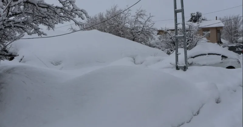 Karlıova’da kar kalınlığı 2 metreyi buldu Sözcü Gazetesi