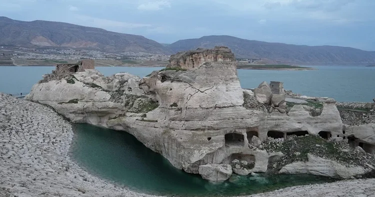 Hasankeyf’te yeni dönem! Bakan Ersoy sahada inceledi