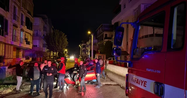 Edremit te park halindeki araca çarpan otomobil takla attı Balıkesir Haberleri