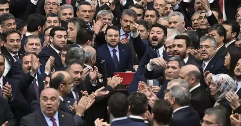 Ne diyeceği merak ediliyordu! Akın Gürlek Meclis teki kavgaya ilişkin ilk kez konuştu