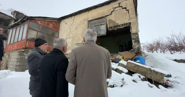 Yüksekova da evi çöken yaşlı kadına devlet şefkati: Yalnız bırakmayacağız Hakkari Haberleri