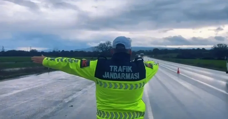 Çanakkale de jandarmadan sürücülere ve yolculara denetim