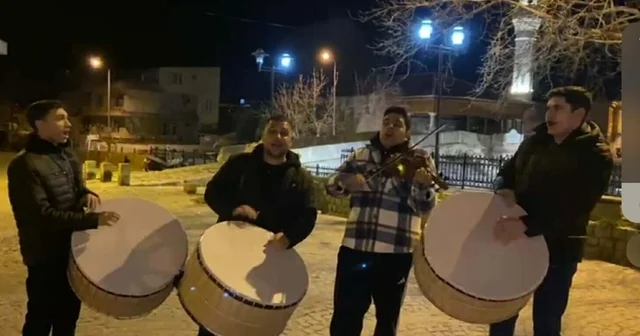 Sahura şarkı ve türkülerle kalkıyorlar Çanakkale Haberleri