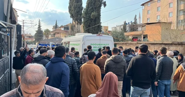 İran da hayatını kaybeden tır şoförünün cenazesi baba ocağına getirildi Hatay Haberleri