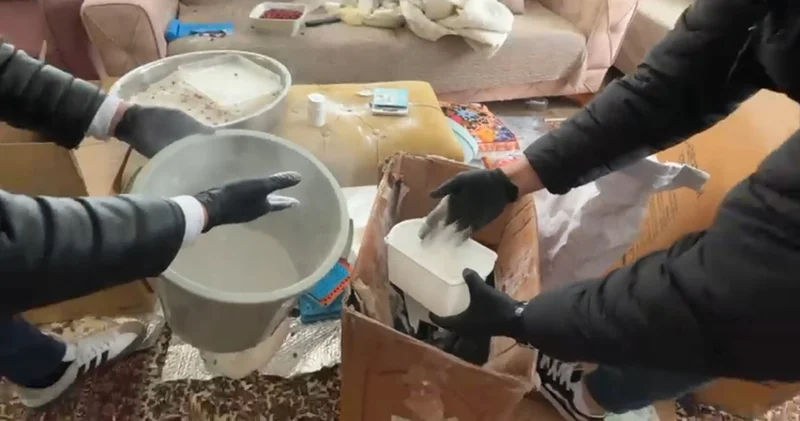Son dakika: İstanbul da zehir tacirlerine operasyon: 5 gözaltı