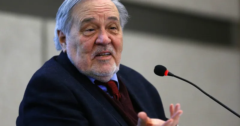 SON DAKİKA... Tarihçi İlber Ortaylı hayatını kaybetti! MSÜ Rektörü Erhan Afyoncu: Tarihi sevdiren adam vefat etti!