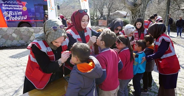 Büyükşehir den Sarıçukur da miniklere eğlence ve bilim dolu gün Kahramanmaraş Haberleri