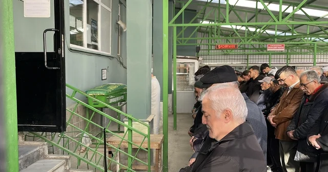 Babasının öldürüp hobi bahçesine gömdüğü Zehra, toprağa verildi Eskişehir Haberleri