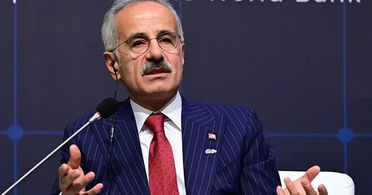 Bakan Uraloğlu ndan Hürmüz Boğazı açıklaması: Özel izinle geçirildi