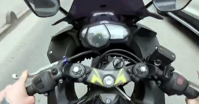 Tek tekerlek üzerinde ilerleyen motosikletin sürücüsüne 71 bin lira ceza Tekirdağ Haberleri