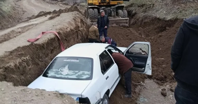 Elazığ’da çukura düşen araç uzun uğraşlar sonucu kurtarıldı
