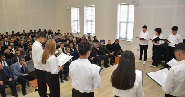 Besni de İstiklal Marşı nın ruhunu öğrenciler yaşattı Adıyaman Haberleri