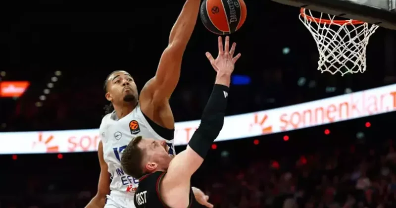 Anadolu Efes, Bayern i son saniyede devirdi