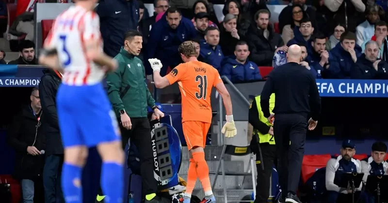 Ağlayarak maçtan çıkarılan kaleciden 4 kelimelik mesaj