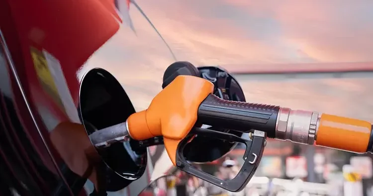 Petrol fiyatları kritik seviyeye yakın