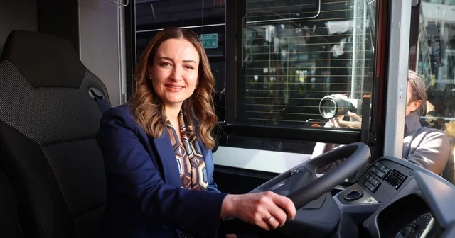 Antalya Büyükşehir den ulaşım filosuna takviye: 19 hibrit otobüs sahada Alımı tamamlanan 256 aracın ilk etap teslimatını gerçekleşti Antalya Haberleri