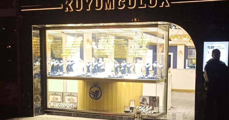 Konya da kuyumcu hırsızları imitasyon bilezik çaldı Son dakika haberleri