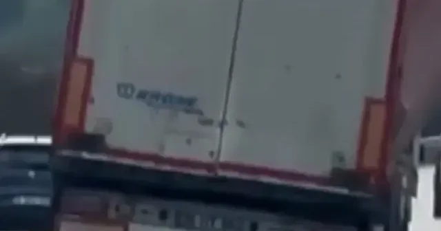 Bursa’da TIR’ın yan yan ilerlediği anlar kamerada VİDEO İZLE