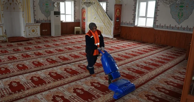 Düzce Belediyesi nden bayram mesaisi Düzce Haberleri