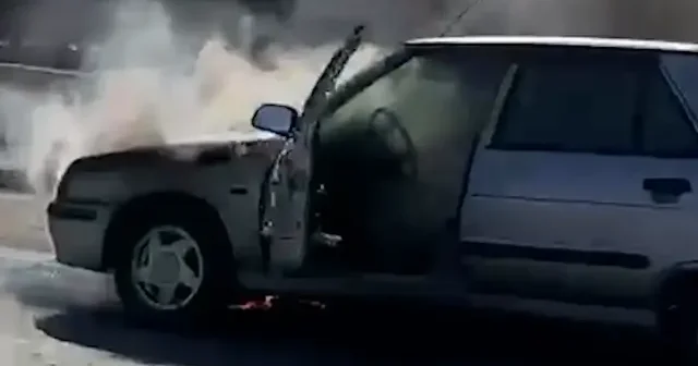 Ankara’da seyir halindeyken yanan otomobil kullanılamaz hale geldi VİDEO İZLE