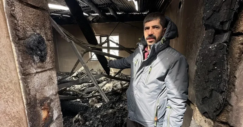 Yüksekova da çıkan yangında bir ev kullanılamaz hale geldi