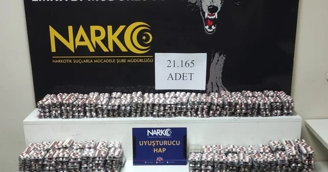 Adana da uyuşturucu operasyonu: 2 kişi tutuklandı Tutuklanan şüphelilerden birinin ifadesinde, içici olduğunu, ucuz bulduğu için toptan aldığını söylediği ileri sürüldü Adana Haberleri