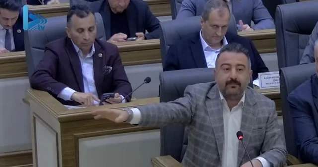 AK Parti den Bursa daki su zammını geri çektirecek teklif AK Parti Grup Sözcüsü Sinan Kahraman: Daha önce biz bu zammı reddetmiştik. Şimdi de önerge istediniz, buyurun size önerge Bursa Haberleri