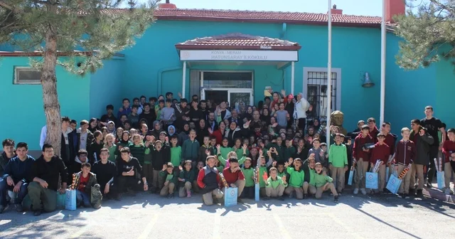 Konya da öğrencilere bayram öncesi bayram sevinci yaşattılar Konya Haberleri