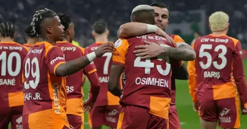 Takım arkadaşından Osimhen e büyük övgü: Higuain ve Falcao ile oynadım onun gibisi yok!