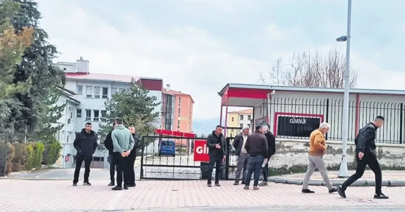 İnşaattan düşen işçi öldü